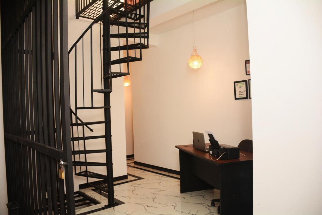 Ayubowan Homestay Katunayaka Extérieur photo